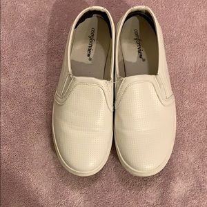 💕White comfort view slip on sneakers size 7.5